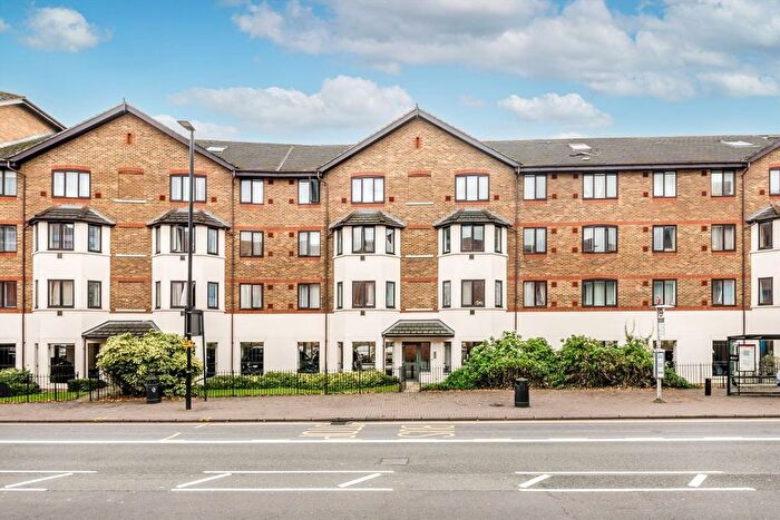 2 Bedroom Flat To Rent In Grove Road, Hounslow, TW3