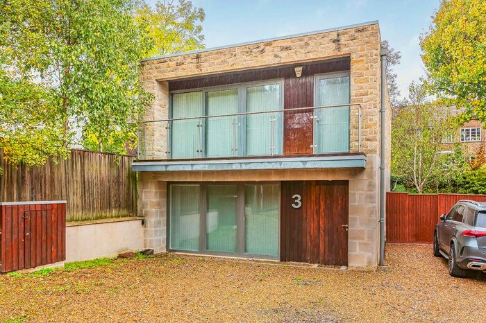 3 Bedroom Detached House To Rent In Carlile Place, Kings Road, Richmond, Surrey, TW10