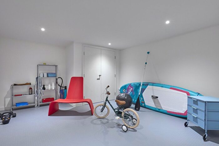 2 Bedroom Detached House For Sale In Shoreline Crescent, Folkestone, Kent, CT20