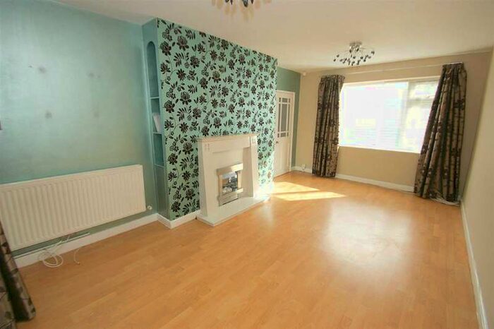3 Bedroom Semi-Detached House To Rent In Borrough Avenue, Leeds, LS8