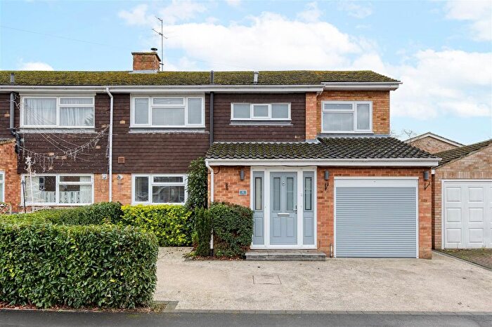 4 Bedroom Semi-Detached House To Rent In Silver Birch Avenue, Stotfold, Hitchin, SG5