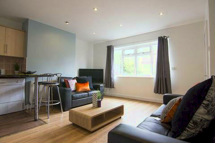 4 Bedroom House To Rent In Stanmore Grove, Leeds, LS4