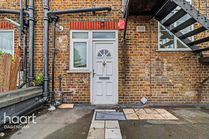 2 Bedroom Flat For Sale In Oxlow Lane, Dagenham, RM10