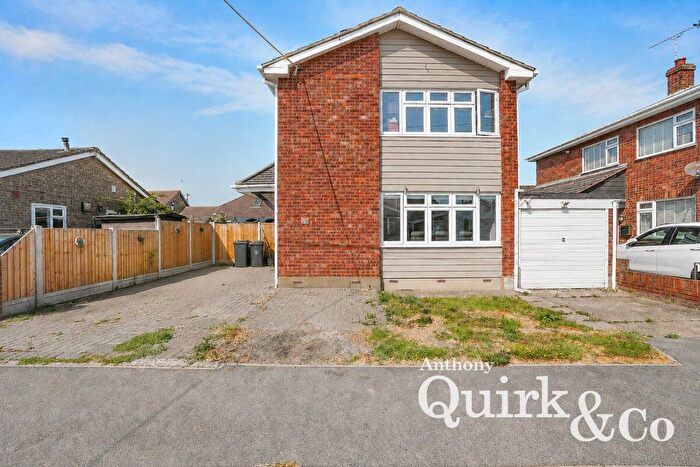 3 Bedroom Detached House For Sale In Hallet Road, Canvey Island, SS8