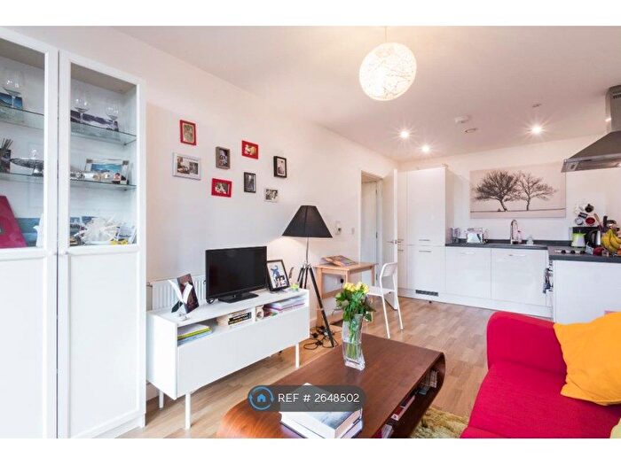 1 Bedroom Flat To Rent In Cranston Court, London, W12
