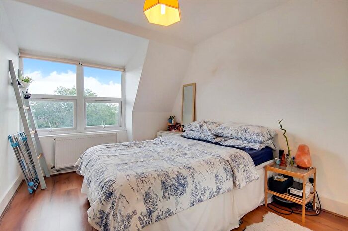 1 Bedroom Flat To Rent In Streatham High Road, London, SW16