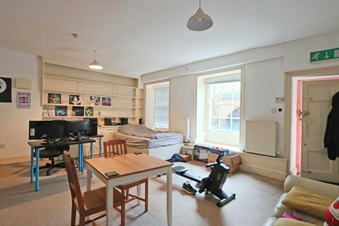 Studio To Rent In Berkeley Square, Bristol, BS8 - Photo 3