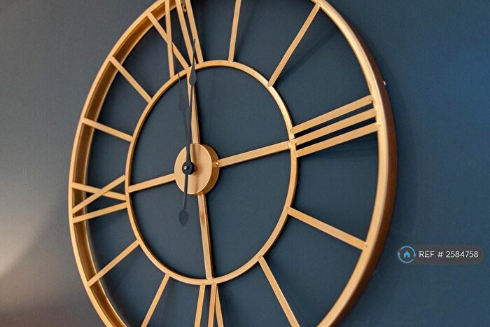 2 Bedroom Flat To Rent In Oriel House, Northampton, NN1