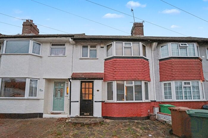3 Bedroom Terraced House For Sale In Buckland Way, Worcester Park, KT4