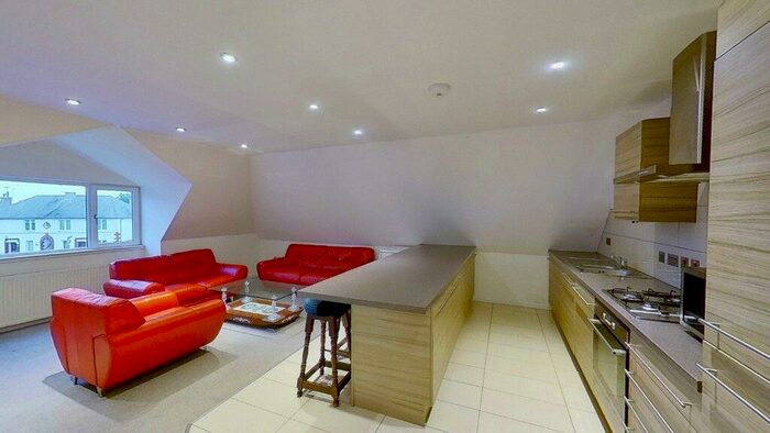 4 Bedroom Flat To Rent In Rosehill Drive, Hilton, Aberdeen, AB24