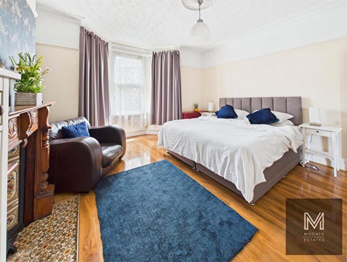 2 Bedroom Flat To Rent In Brynland Avenue, Bristol, BS7