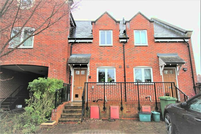 2 Bedroom Terraced House To Rent In College Gate, Cheltenham, GL53