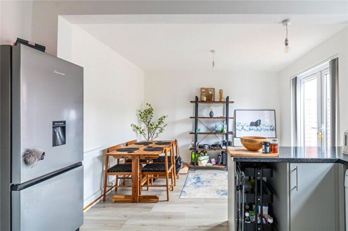 3 Bedroom Terraced House For Sale In Broomhill Road, Bristol, BS4