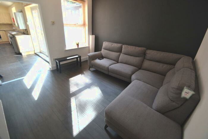 6 Bedroom Detached House To Rent In Balfour Road, Lenton, Nottingham, NG7