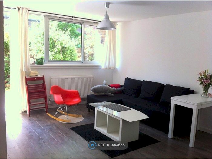 1 Bedroom Flat To Rent In The Triangle, London, EC1V