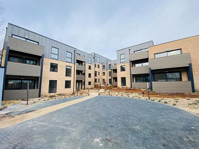 2 Bedroom Flat To Rent In Ye Olde Dairy, Ye Corner, Watford, Hertfordshire, WD19