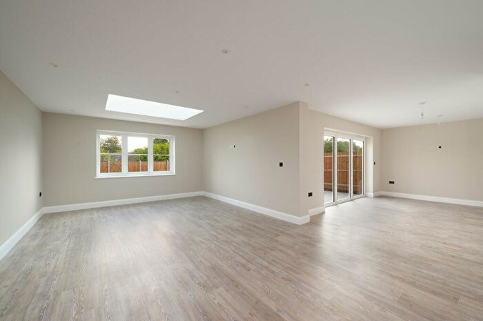 4 Bedroom Detached House For Sale In North Drive, Hutton, Brentwood, CM13