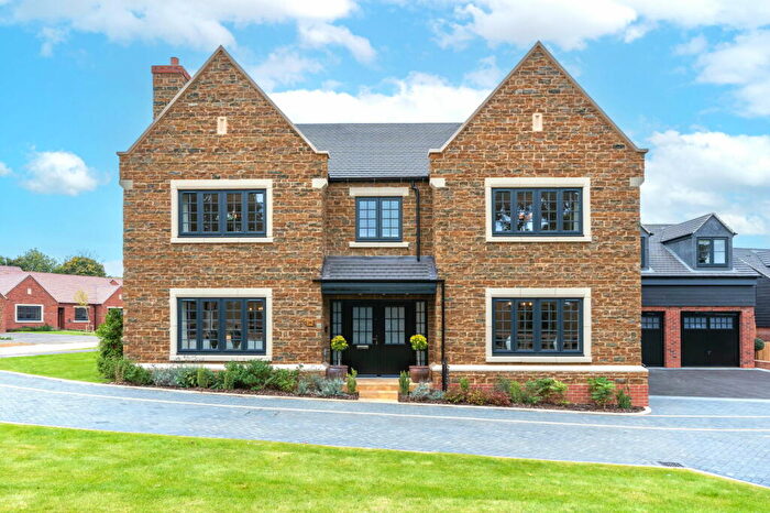 5 Bedroom Detached House For Sale In The Eaton, Hayfield Manor, Berry Hill Road, Adderbury, Oxfordshire, OX17