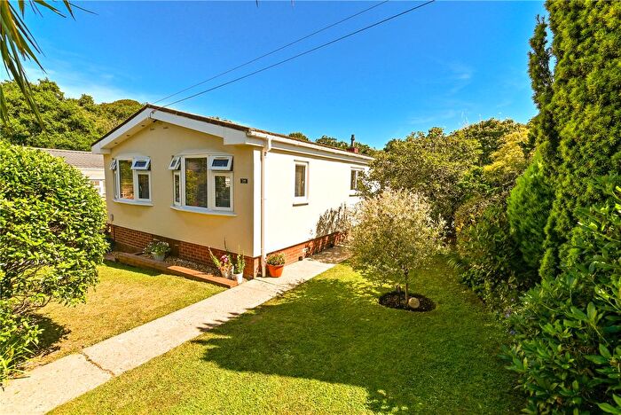 2 Bedroom Mobile/park Home For Sale In Westwood Park, Bashley Cross Road, New Milton, Hampshire, BH25