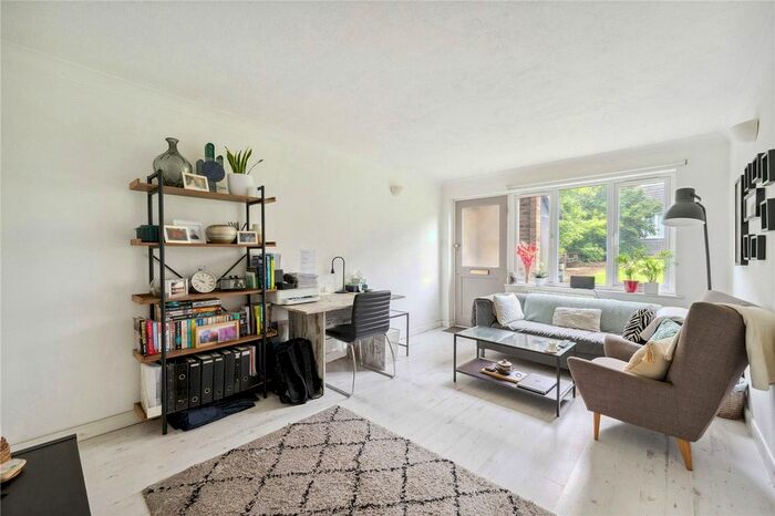 1 Bedroom Flat To Rent In Milford Mews, London, SW16