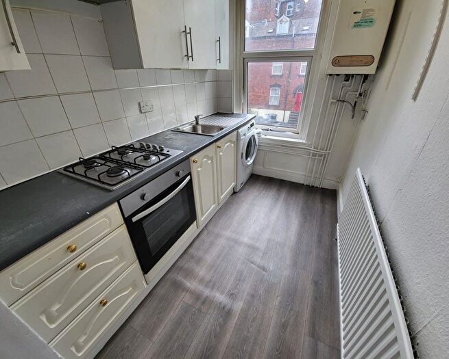 4 Bedroom Flat To Rent In Hyde Park Road, Hyde Park, Leeds, LS6