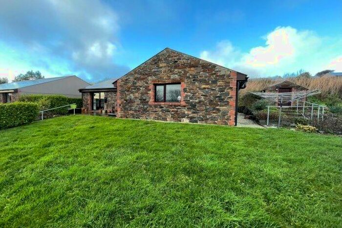 3 Bedroom Bungalow To Rent In New Portreath Road, Redruth, TR16