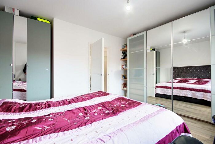 3 Bedroom End Of Terrace House For Sale In Archer Way, Enfield, EN2