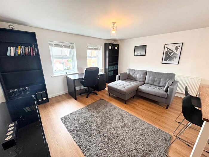 1 Bedroom End Of Terrace House To Rent In Mainsail Close, Liverpool, L3