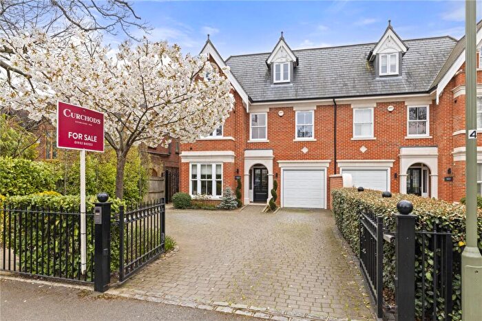 5 Bedroom Semi Detached House For Sale In Old Avenue, Weybridge, KT13