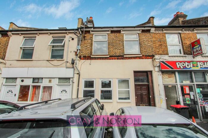 1 Bedroom Flat To Rent In First Floor, Portland Road, South Norwood, SE25