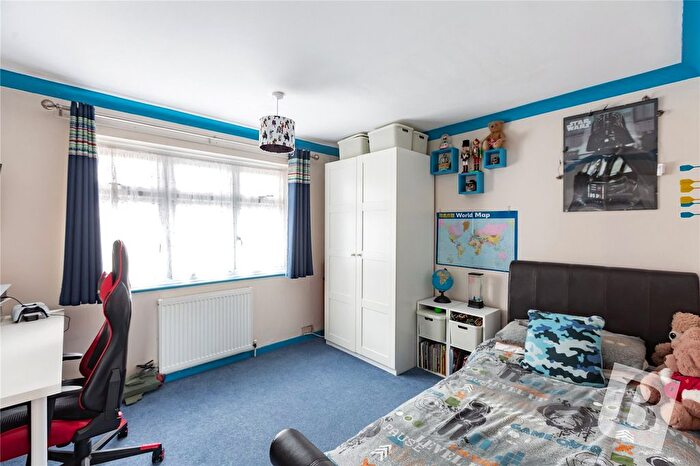3 Bedroom Terraced House For Sale In Milburn Crescent, Chelmsford, Essex, CM1