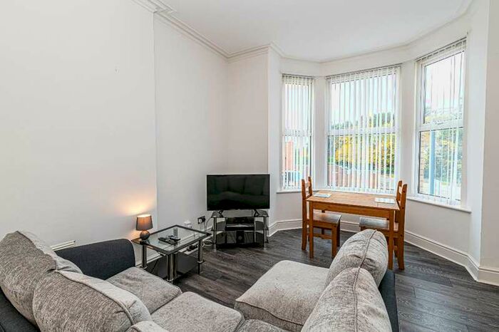 1 Bedroom Apartment To Rent In One Bedroom Short Term Let Colwyn Bay, LL29