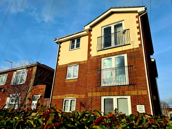 1 Bedroom Flat To Rent In Millbrook Road East, Southampton, SO15