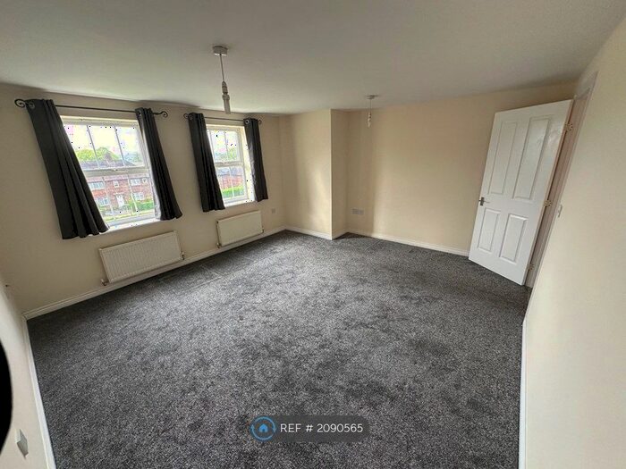 2 Bedroom Flat To Rent In Gilbert Close, Nottingham, NG5