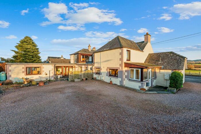 3 Bedroom Flat For Sale In Main Road, Blairgowrie, Perthshire, PH13