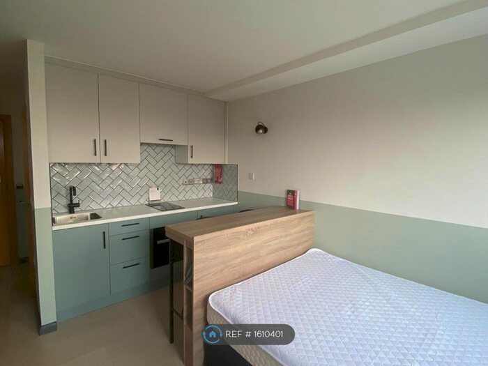 Studio To Rent In Courland Grove, London, SW8