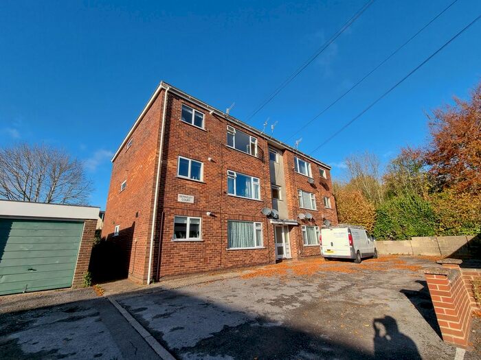 2 Bedroom Flat To Rent In Centurion Close, Salisbury, SP2