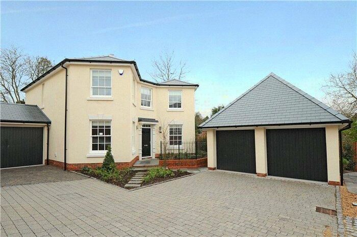 4 Bedroom Detached House To Rent In Elizabeth Place, Winchester, SO22