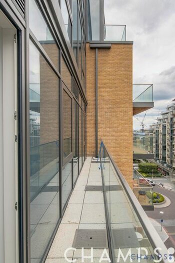 2 Bedroom Flat For Sale In Juniper Drive, London, SW18