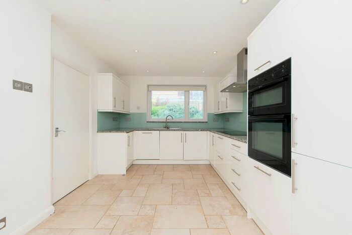 4 Bedroom Property To Rent In Cottenham Drive, London, SW20