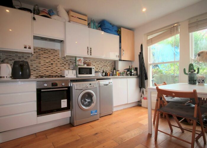 2 Bedroom Flat To Rent In Stock Orchard Crescent, Islington, N7