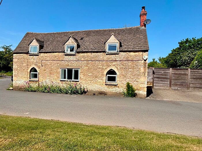 2 Bedroom Detached House For Sale In Geeston Road, Ketton, Stamford, PE9