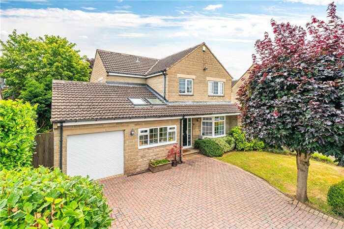 4 Bedroom Detached House For Sale In St. Helens Avenue, Leeds, West Yorkshire, LS16