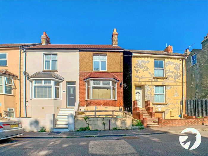 2 Bedroom End Of Terrace House To Rent In Church Terrace, Chatham, Kent, ME5