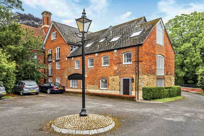2 Bedroom Apartment To Rent In St. Helens Wharf, Abingdon, OX14