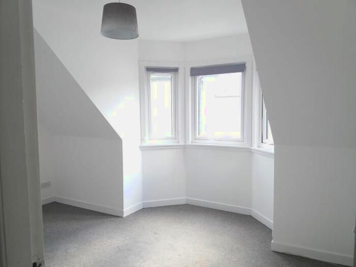 2 Bedroom Flat To Rent In Canal Crescent, Perth PH2
