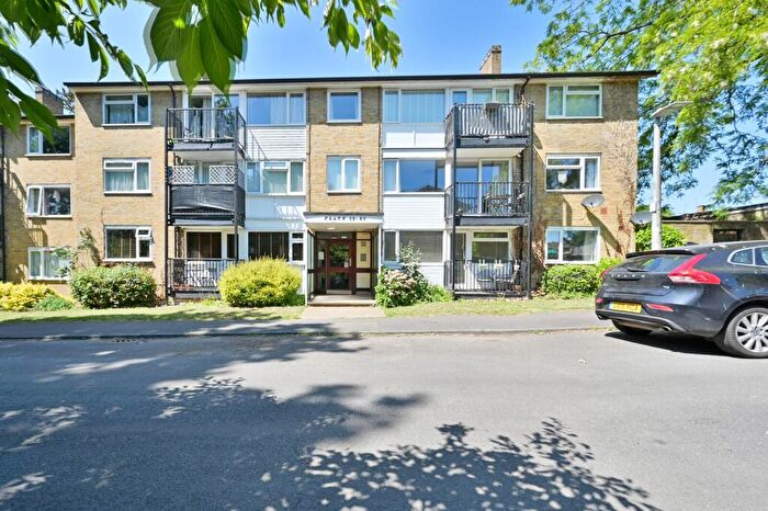 2 Bedroom Flat To Rent In Chaulden House Gardens, , Hemel Hempstead, HP1