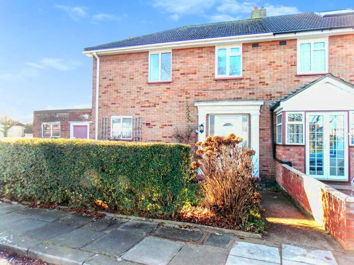 3 Bedroom Semi-Detached House To Rent In Fryent Way, Kingsbury, London, NW9