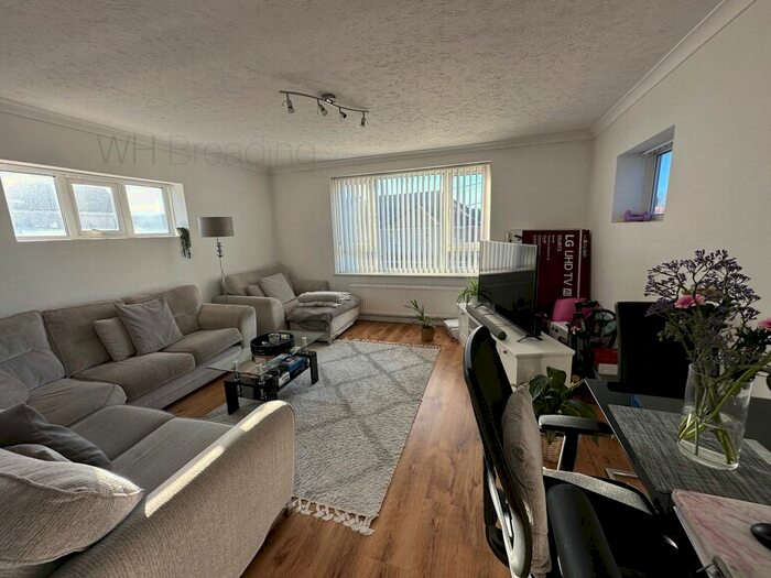 1 Bedroom Flat To Rent In Herne Bay Road, Whitstable, CT5