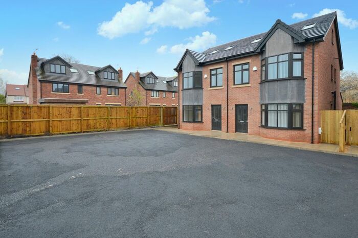 4 Bedroom Semi-Detached House To Rent In Clifford Road, Poynton, Stockport, SK12